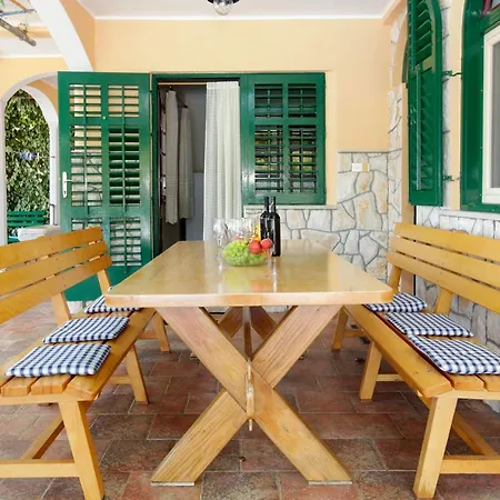 Unique Seaside With Pool Vila