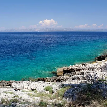 Unique Seaside With Pool * Vela Luka