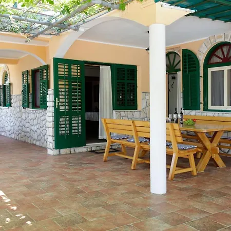 Villa Unique Seaside With Pool *