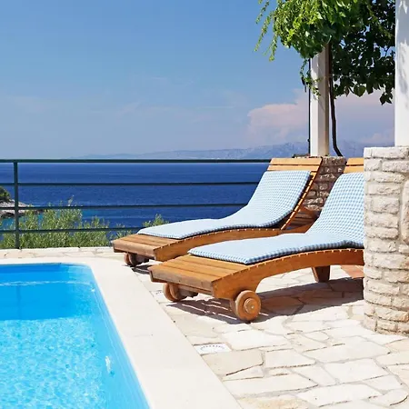 Unique Seaside With Pool Villa Vela Luka