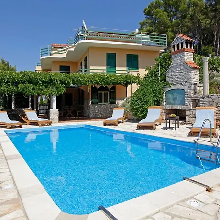 Unique Seaside With Pool Βίλα