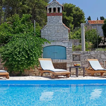 Unique Seaside With Pool *