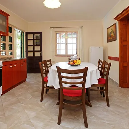 Villa Unique Seaside With Pool Vela Luka